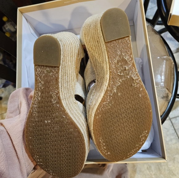 Michael Kors size 6 Damita Wedge Sandals - Picture 4 of 7